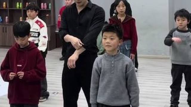 课后休闲小舞蹈