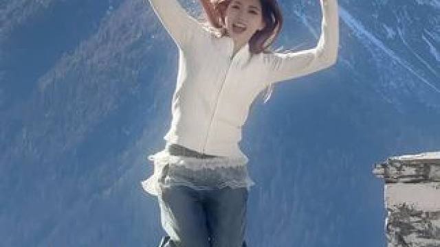 愿所有女性 有如芃草 生于旷野！节日快乐！