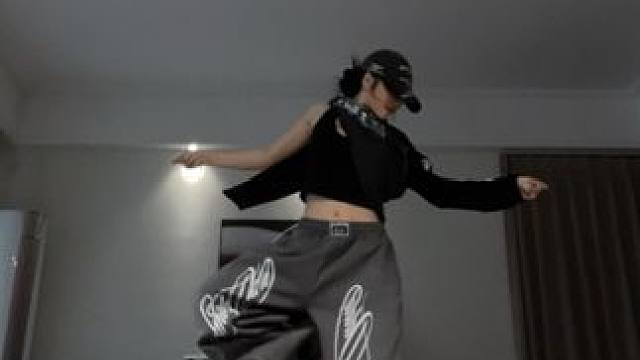 目测这是今年个人最爱的编舞，依旧Michael Jackson