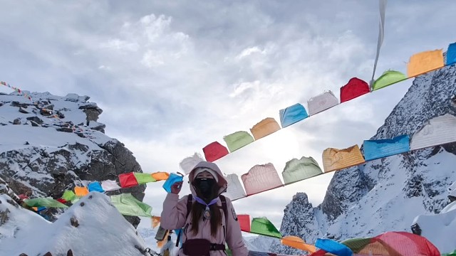 抽空登了个雪山，周四回