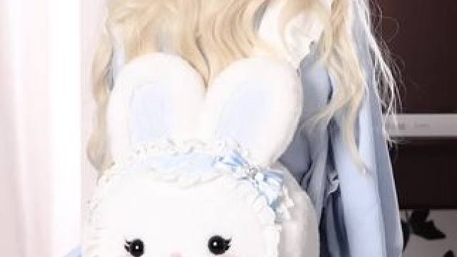 转过来竟然是一张小猫脸