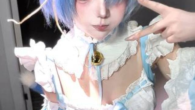 没人能拒绝水色猫猫 更何况是蕾姆