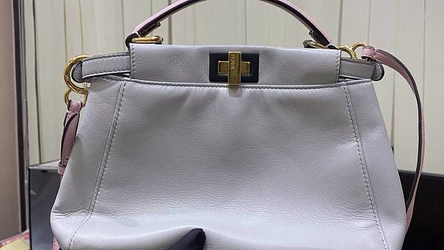 这就是格局：包虽好看，但握在手里的钱才最暖人心