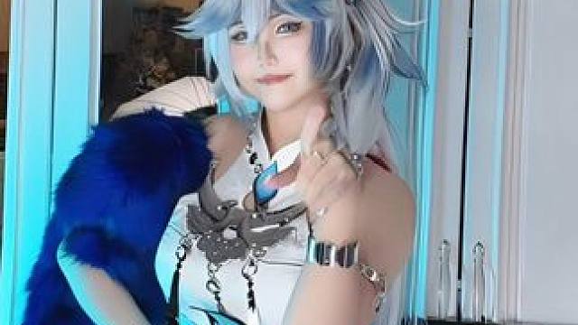 别逗你爻老板笑了爻光