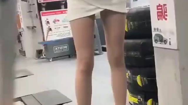 猜猜这是什么车，刹车片跟镜子一样光滑