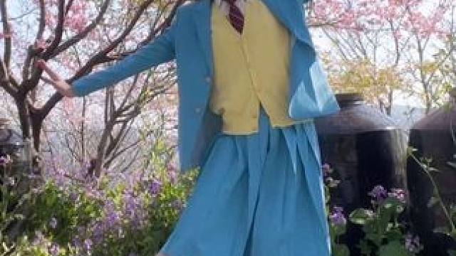 (o)在樱花树下跳了跃动青春！