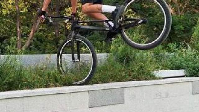 就这样积极的骑进夏天吧