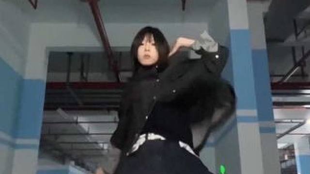 音乐咋配的那么爽！