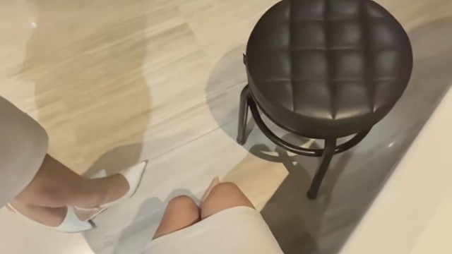 脱掉洞洞鞋换上高跟鞋