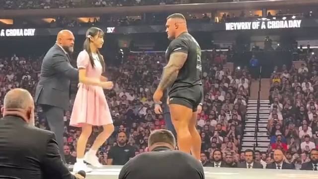 不装晕难道打回去？