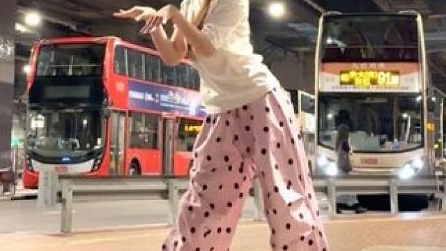 学得来动作 学不来表情