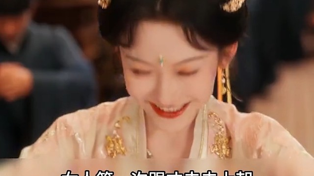 为了万两黄金甩了前夫，结果他是皇上 #千金谋#热门古装短剧推荐 #韩雨彤 #曾辉