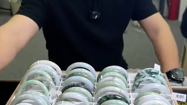 九九翡翠门店开业了