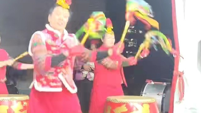 四朵老金花，其中有一朵是我妈，哎呀我的母亲啊，你的晚年生活实在是有点丰富啊。