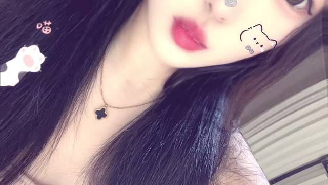 思念午夜梦回时，想你青涩的容颜如昔，深深植入我的记忆