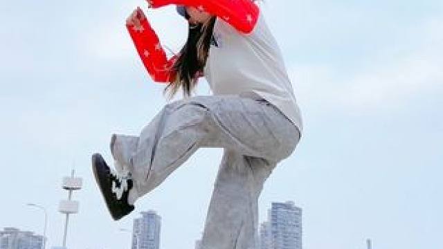 全网来挑战这个「Ssak」舞蹈