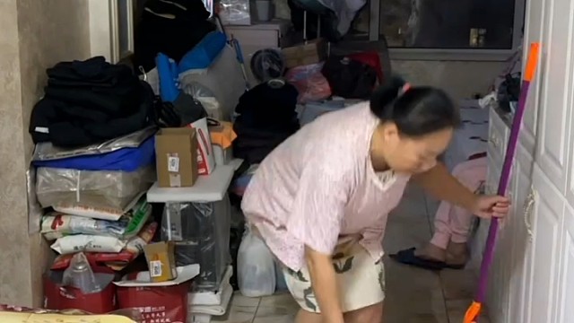 你们说单亲妈妈最大的无奈是什么是钱不够还是一个人活成了军队