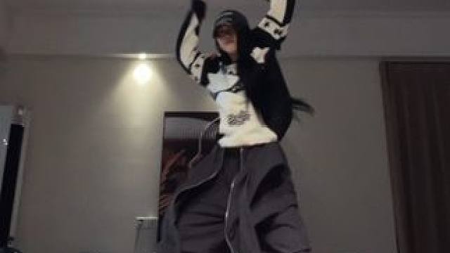 快来练底盘了，腿已经颤颤巍巍 linninini