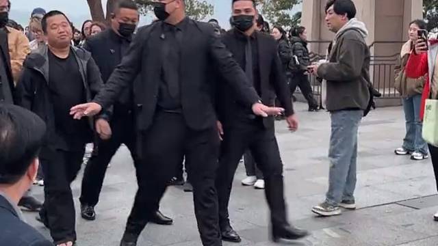 在非洲蓝战非终于知道了撸网贷是两件事