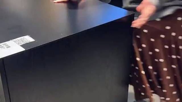 抱歉，穿上了就不想脱