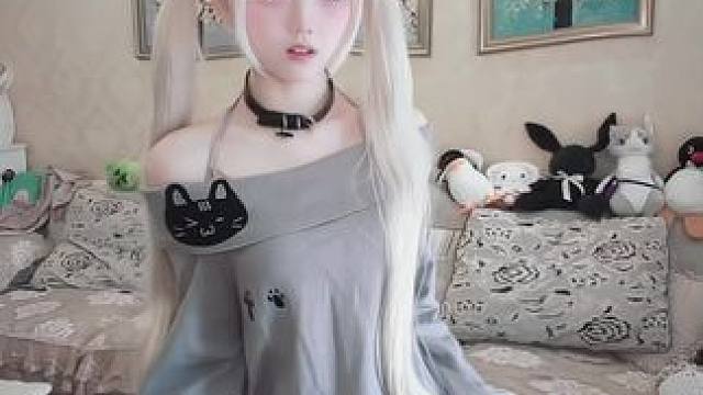 终于刷到熟女了
本人为成年女性，不存在打造未成年人设的情况。作品内容为正常宅系萌舞，动作仅为基础扭胯