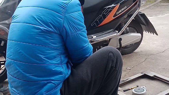 还有个光头
