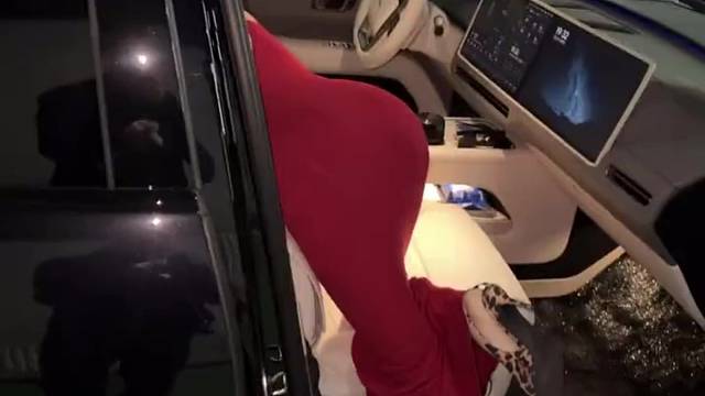 女孩两个一样？