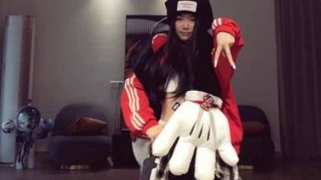 有一些奇奇怪怪的可爱就会想到newjeans！！（天才bgm！