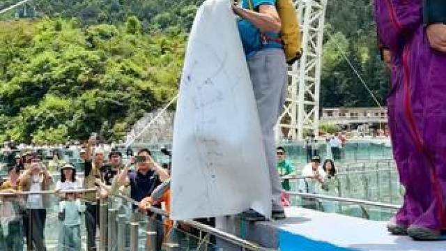 生命只有一次，不如勇敢奔赴，活成风的形状