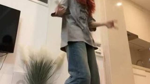 帮我看看十分钟扒的舞跳得咋样 rutata