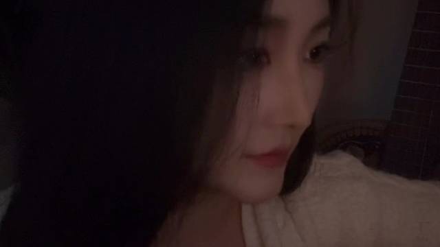 弹唱女孩