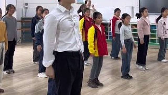 很高兴给庐陵小学的学生们上街舞课