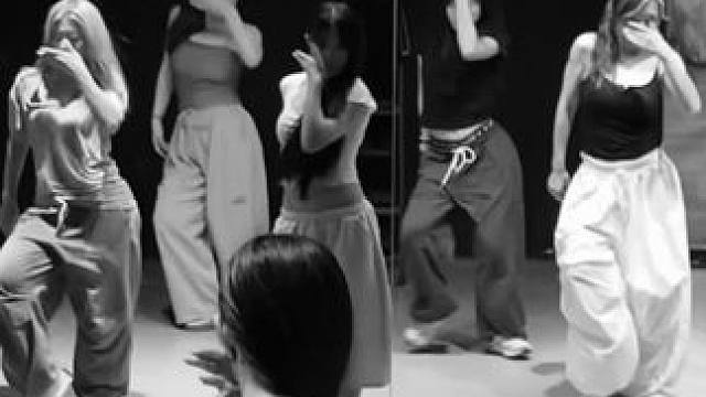 沉溺失控swvDANiwin编舞