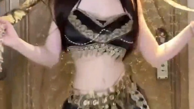 谁能拒绝肚皮舞小姐姐呢