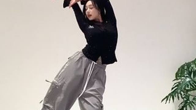 不管了 头发又糊脸了