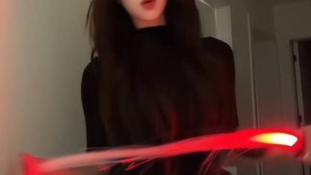 “一边撩拨我 一边说着拒绝的话”