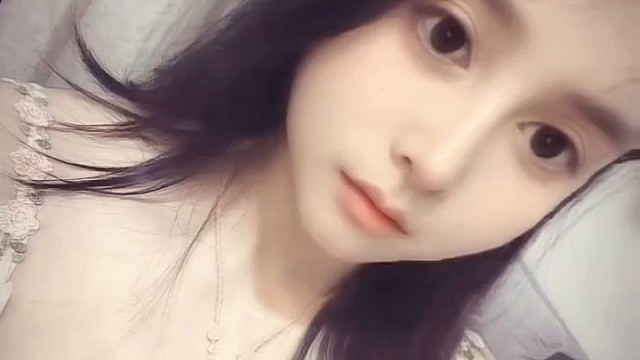 别人二十岁帕拉梅拉，我二十岁饿了喊妈