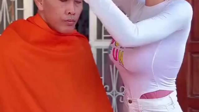 心里有鬼看啥都有鬼！