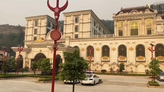 回不去的就让它过去，我们携手向前走相信明天会更好