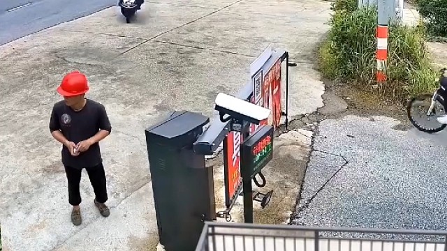 本来不想想笑的，大哥跳那两下实在憋不住了[呲牙]