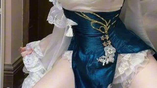 试试最近定制的新衣服，猜猜这是谁？ 这套还没有大货，后面还会改的还原一些