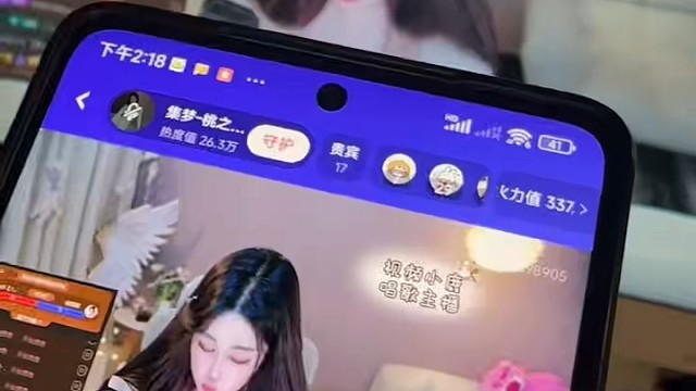 每次播视频～都反复确认美貌 哈哈