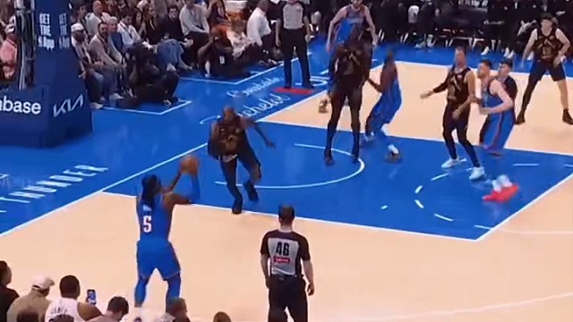 湖人队强势逆转，NBA第一恶汉助阵！#篮球