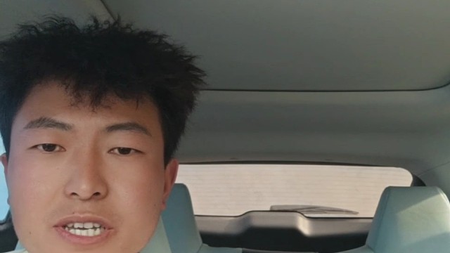 我有一万种想见你的理由 却唯独少了一种见你的身份