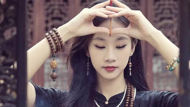 我们都低估了时间的重量，待人如初是一件很难的事情 #愿所求皆所愿顺顺利利