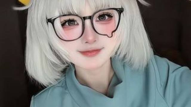 世界上最可爱的人正在看这个视频