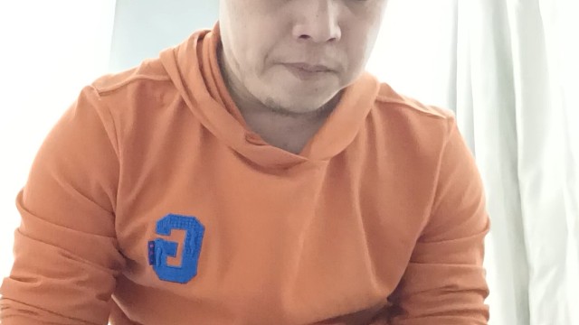 团身俯卧撑