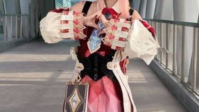 微笑再美 再再美再美 再再美眼泪再苦 再再苦 再苦 再再苦靠的再近 再再近 再近再再近我只对你有感觉