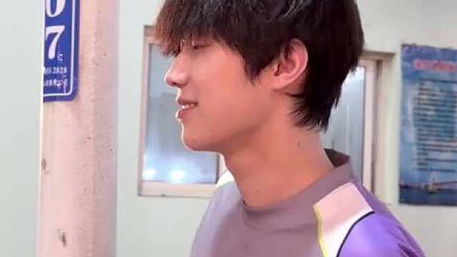 我说最近怎么一直不下雨，原来最忧郁的你们跑海口去了
 ​​​