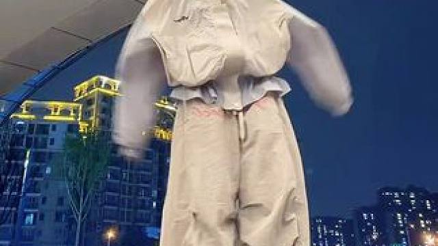 拨开天空的乌云